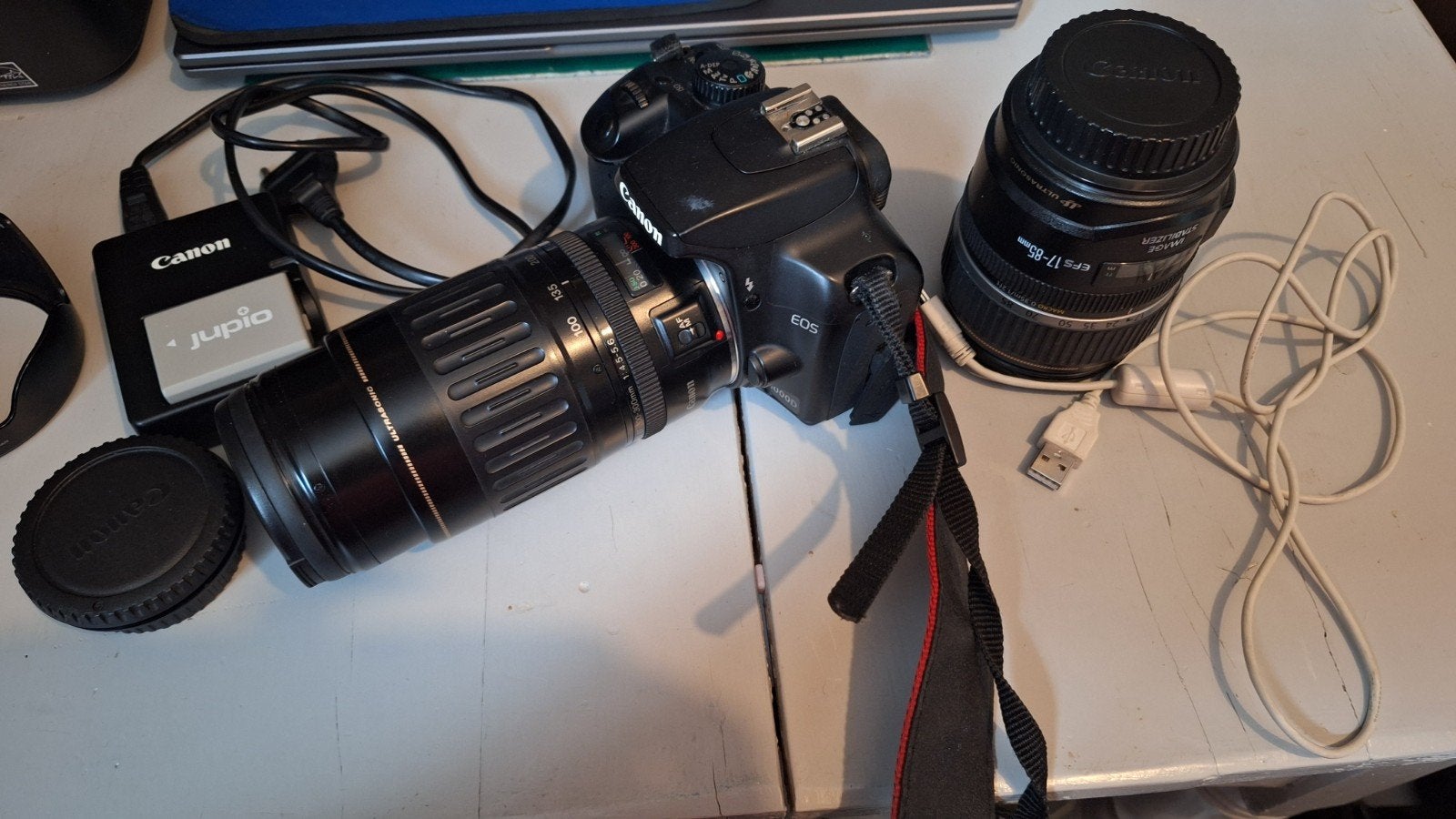 Foto 5 van Canon EOS 300D met 100-300mm en 17-85mm lenzen