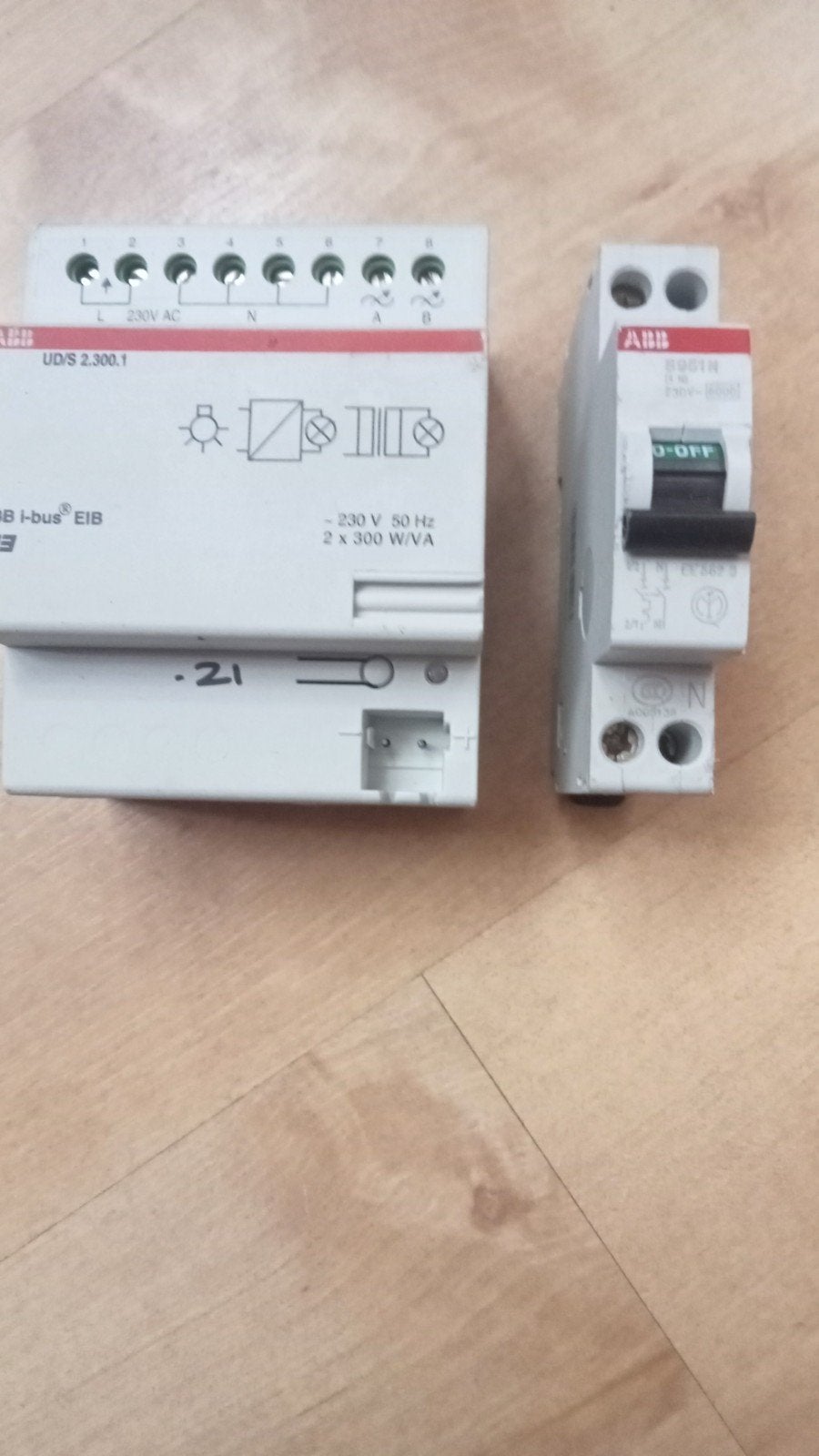 ABB UD/S 2.300.1 Dimmer en ABB S201N Installatieautomaat, Ophalen of Verzenden