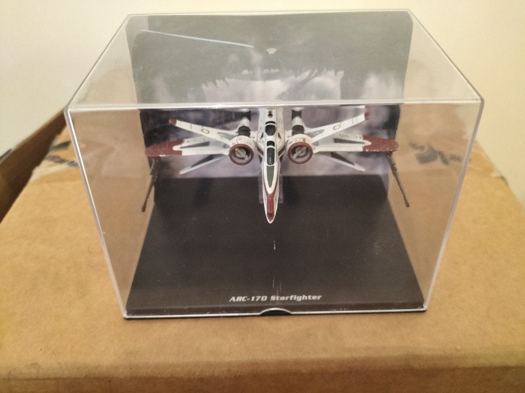 ARC-170 Starfighter, Ophalen of Verzenden, Zo goed als nieuw, Beeldje of Buste