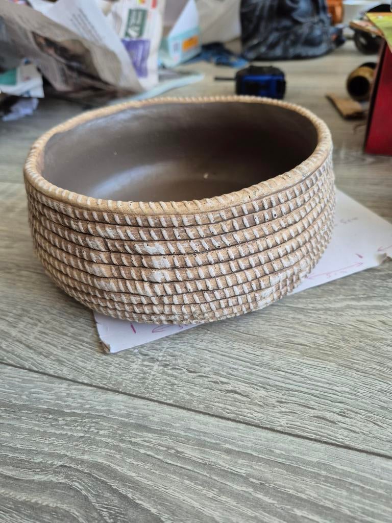 Decoratieve schaal van steen/aardewerk, Huis en Inrichting, Woonaccessoires | Schalen en Manden, Ophalen of Verzenden