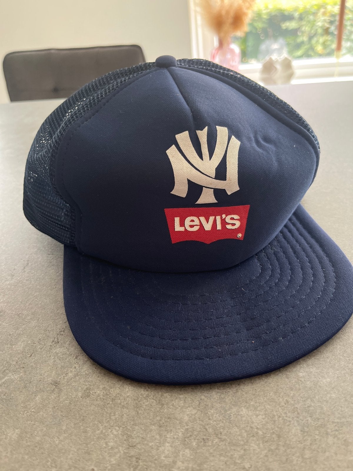 Vintage Levi's x NY Yankees Trucker Cap - Euro Cap, Ophalen of Verzenden, Gedragen, One size fits all, Pet