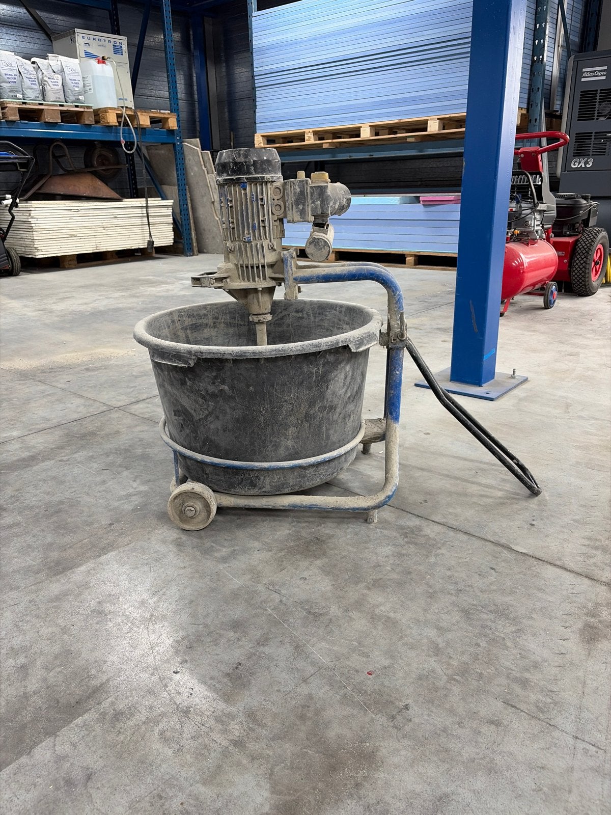 Mobiele mortelmixer / cementmenger, Ophalen, Gebruikt