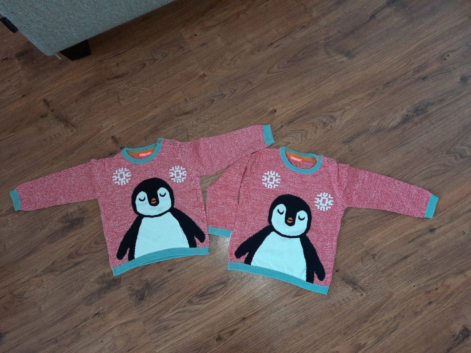 Tweeling meisjes kerst/winter truien met een pinguïn mt 86, Ophalen of Verzenden, Zo goed als nieuw, Kleding