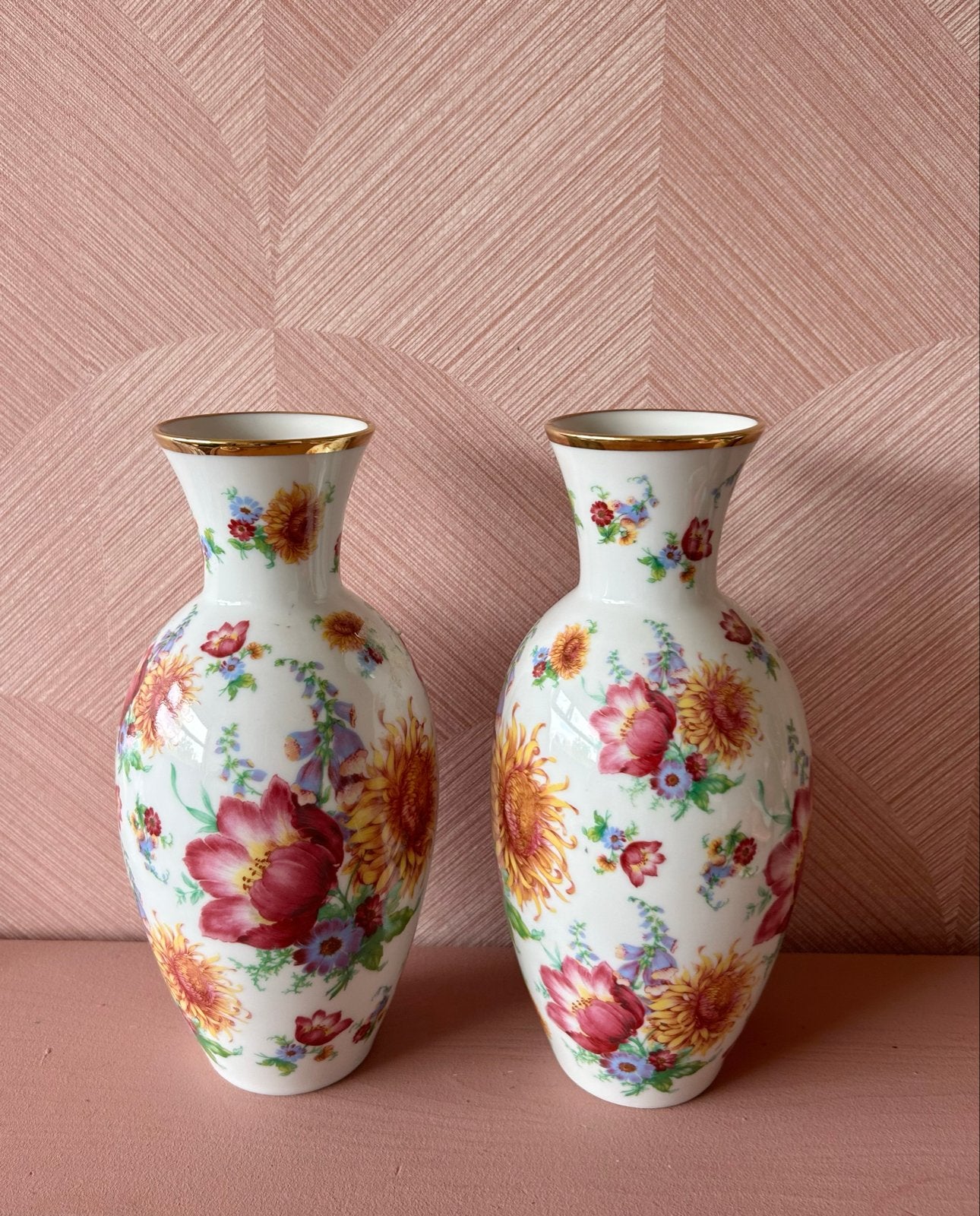 Set van 2 Vintage Bloemen Vazen - 21 cm hoog, Ophalen of Verzenden
