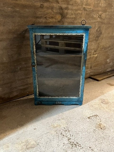 Te koop brocante vitrinekastje, Antiek en Kunst, Curiosa en Brocante, Ophalen