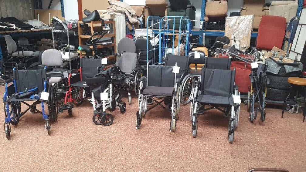 Rolstoelen gebruikt en nieuw weer enkelen op voorraad, Ophalen, 1101AM, Zo goed als nieuw, Info