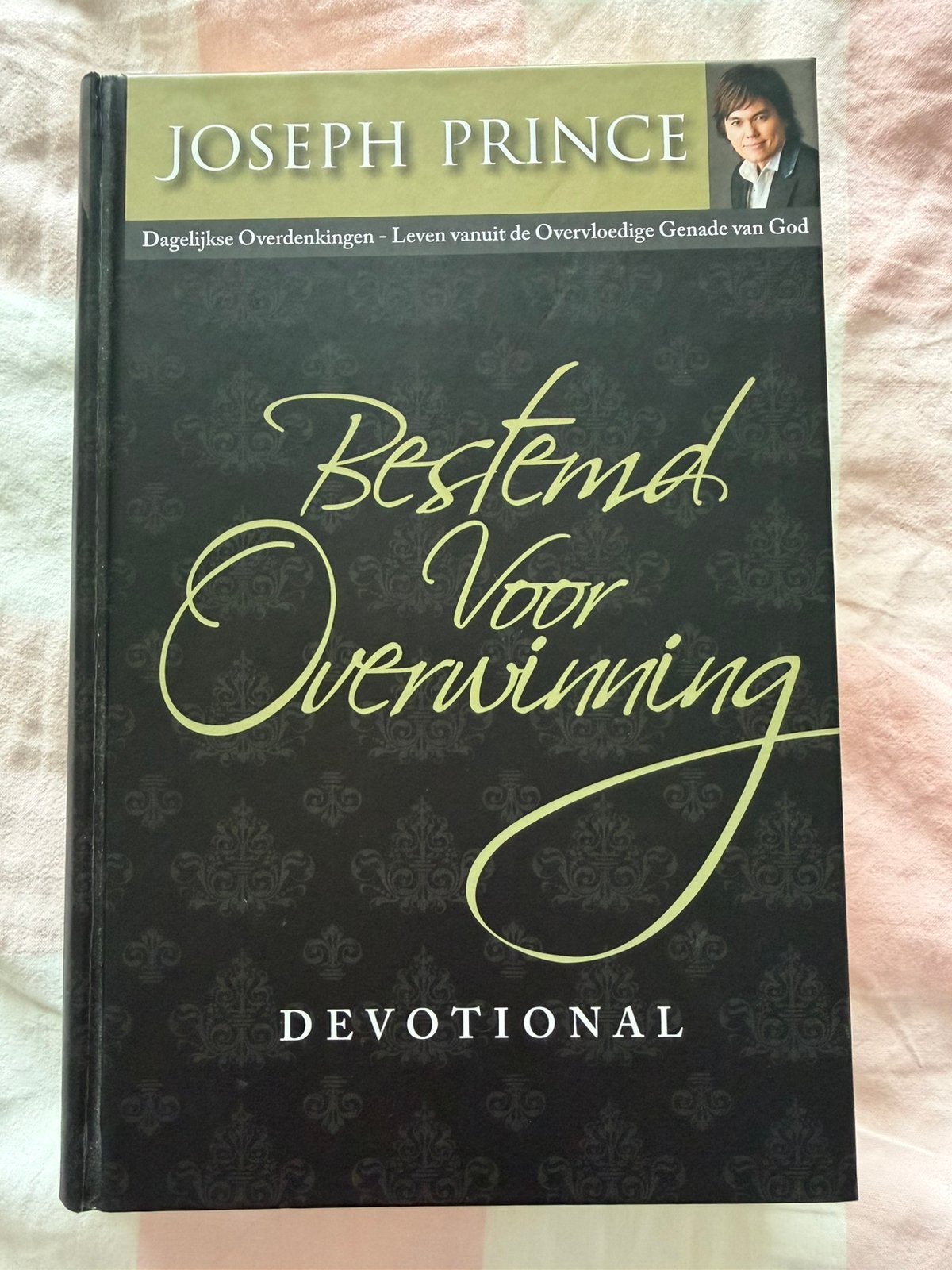 Joseph Prince Bestemd voor overwinning devotional boek, Ophalen of Verzenden, Zo goed als nieuw, Christendom | Protestants