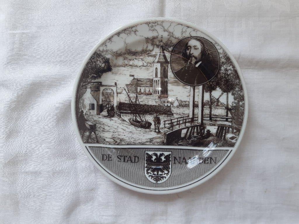 Wandbord NAARDEN: Grote Kerk met portret Jan Amos Comenius, Ophalen of Verzenden