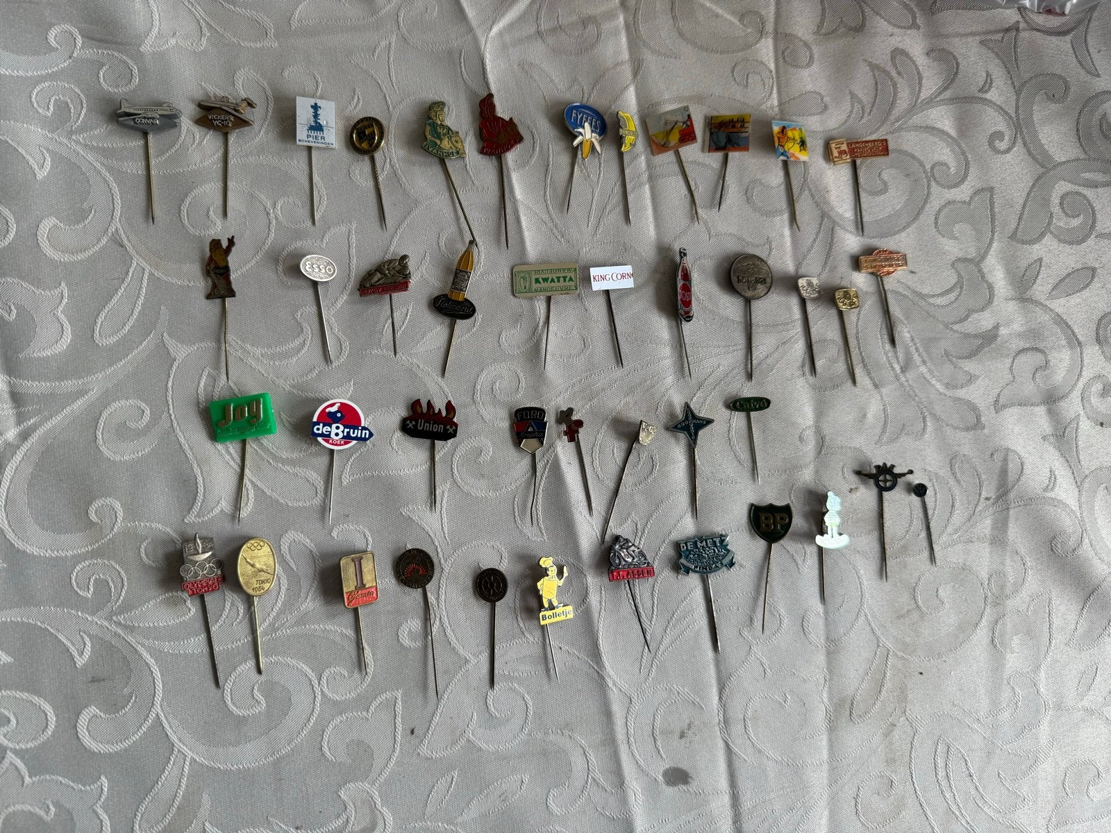 Grote collectie vintage speldjes en pins, Ophalen of Verzenden, Gebruikt, Merk, Speldje of Pin