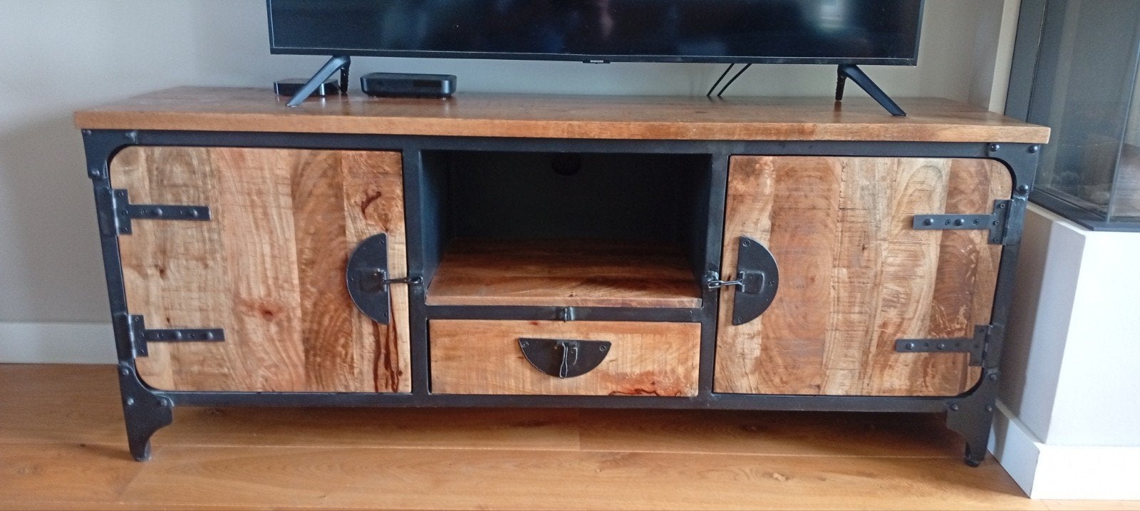 Tv meubel, Ophalen, Gebruikt, 25 tot 50 cm, Minder dan 100 cm