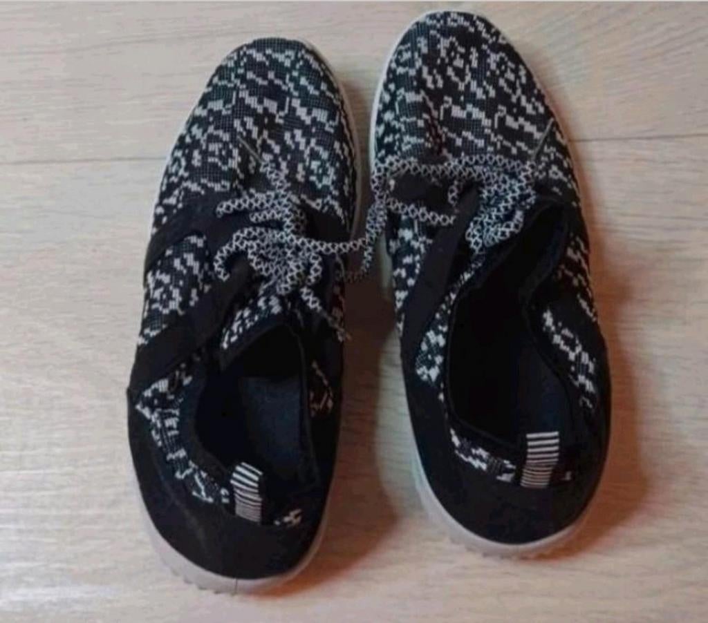 NIEUWE DAMES/TIENER GYM SPORT SNEAKERS MAAT 35/36, Ophalen of Verzenden, Nieuw, Meisje, Schoenen