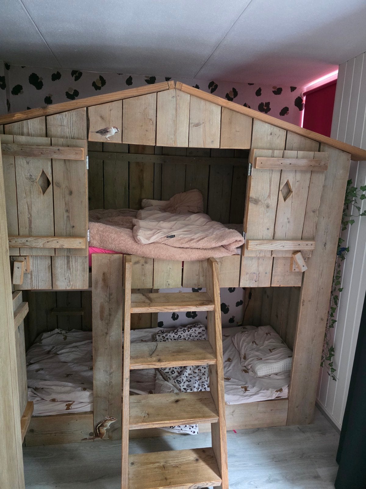 Uniek huisjesbed - stapelbed van hout, Huis en Inrichting, Ophalen, Gebruikt, 90 cm, Tweepersoons