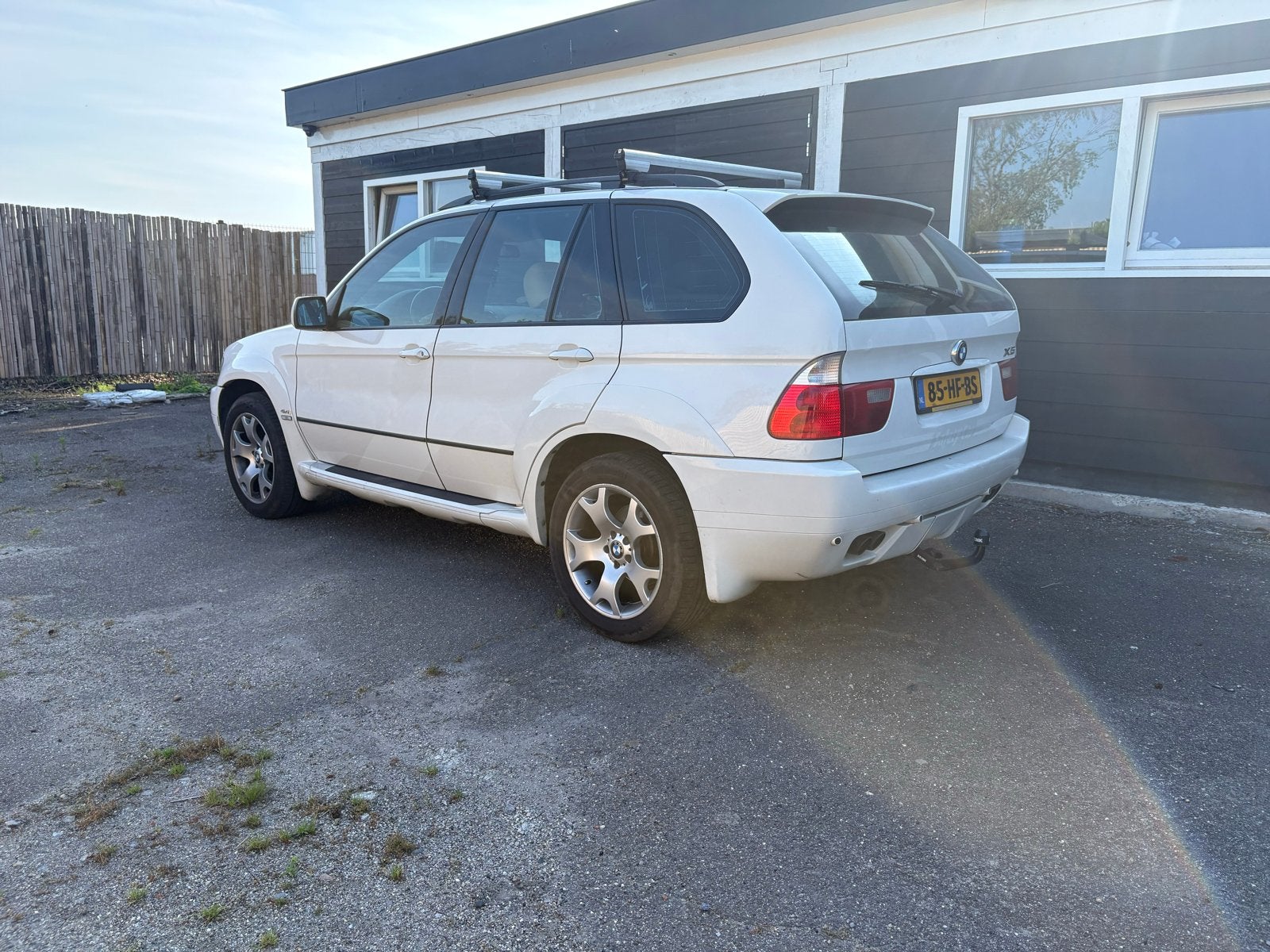 BMW X5 4.4 I AUT 2001 Wit, Automaat, Particulier, 147 €/maand, SUV of Terreinwagen