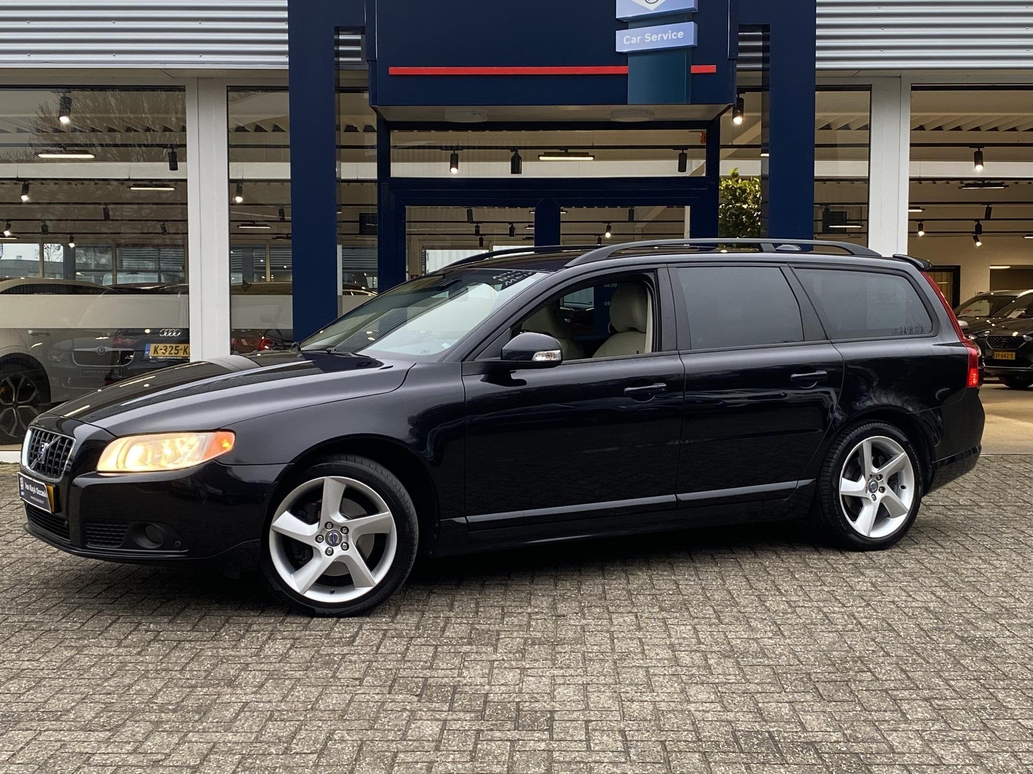 Volvo V70 3.0 T6 AWD Momentum / Automaat / NL-Auto / 6-Cilin, Auto's, Volvo, Automaat, Gebruikt, 2953 cc, 2000 kg