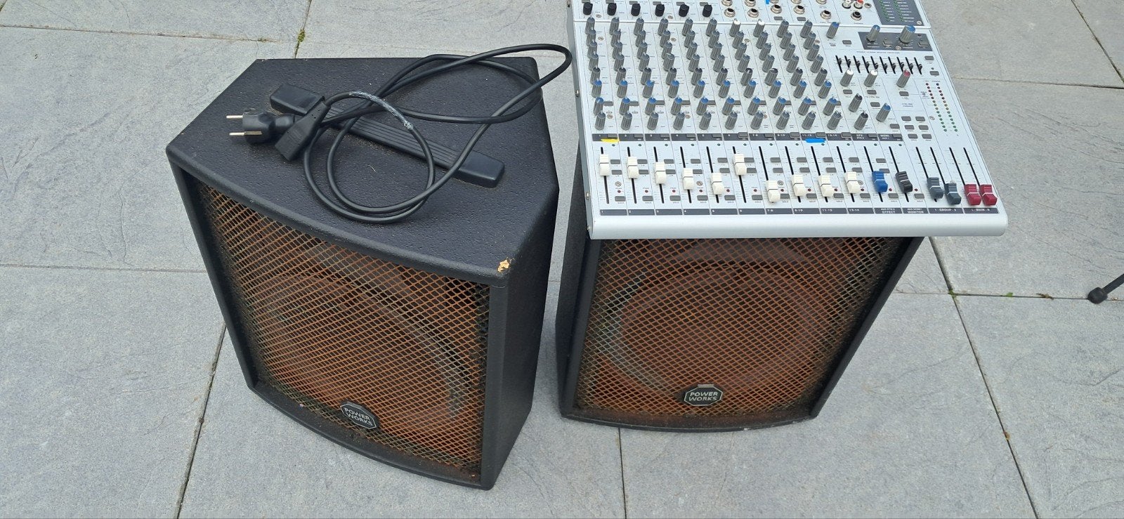 Power Works speakers en Phonic mengpaneel, Ophalen of Verzenden, Gebruikt, 10 tot 20 kanalen, Microfooningang