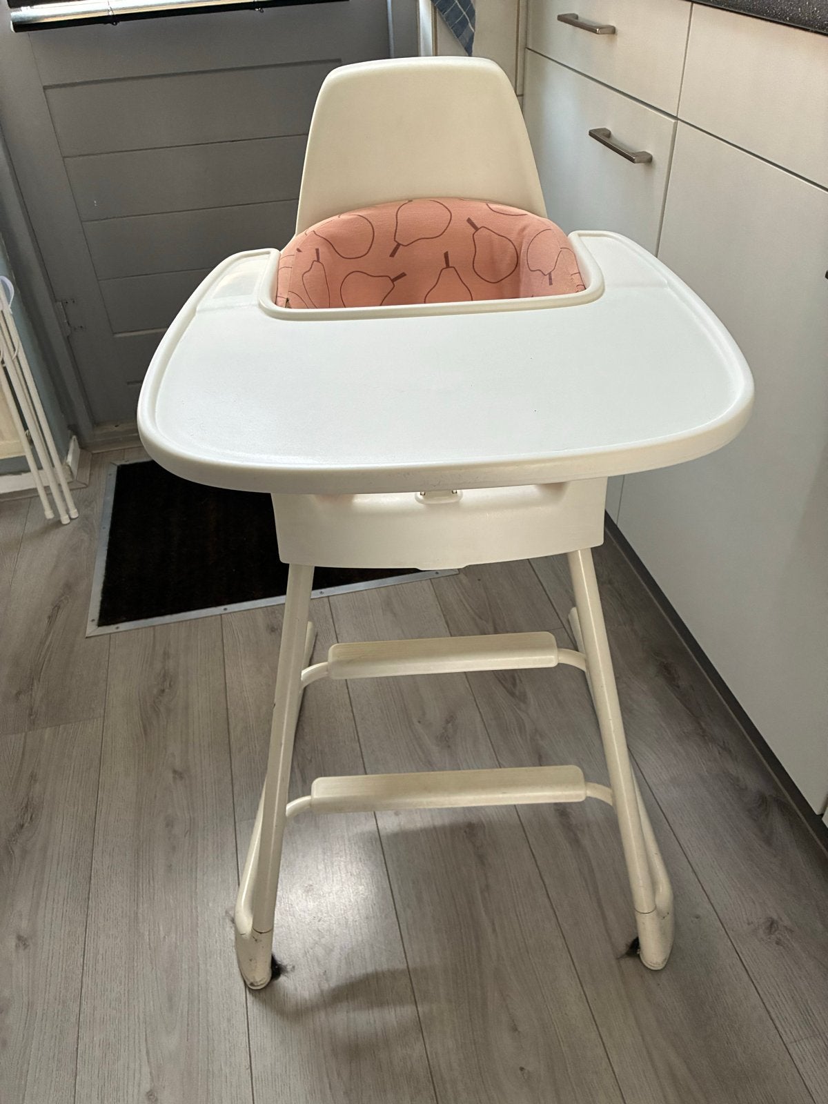 IKEA Antilop kinderstoel met kussen, Ophalen, Gebruikt, Overige typen, Afneembaar eetblad