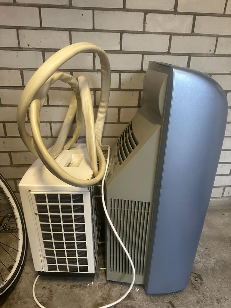 Mobiele split airco, Witgoed en Apparatuur, Airco's, Ophalen, 3 snelheden of meer, Zo goed als nieuw, 100 m³ of groter