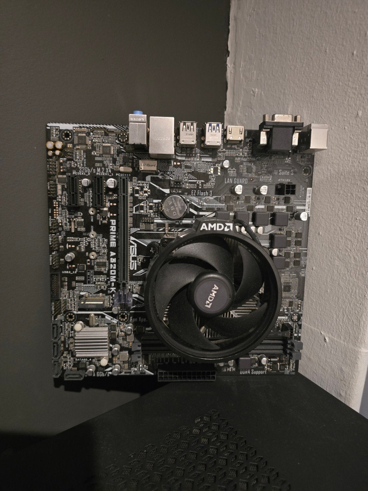 ASUS Prime A320M-K Moederbord met AMD CPU Koeler, Gebruikt, DDR4, AM4, Ophalen of Verzenden