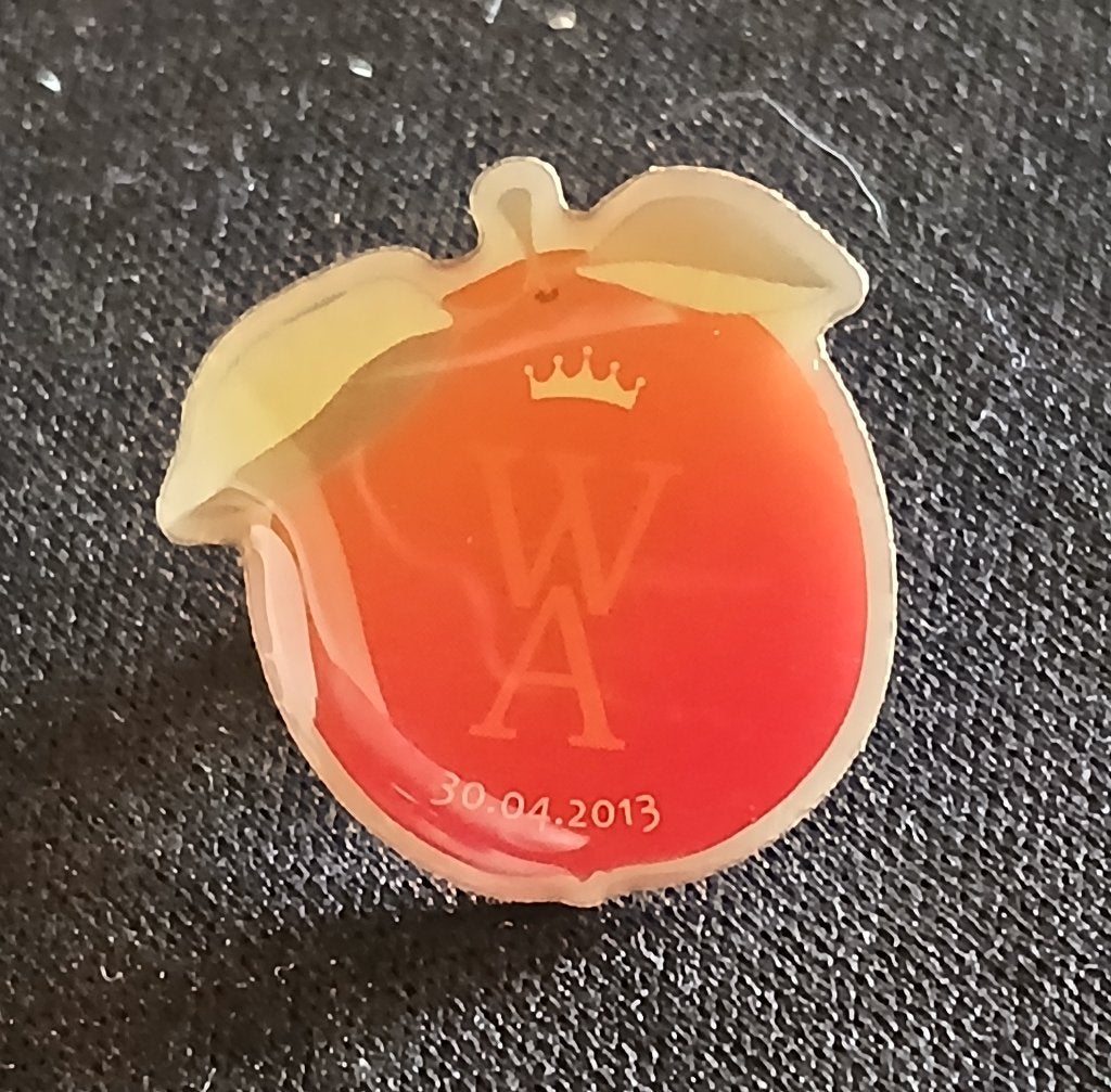 Pin Willem Alexander Appel / Oranje, Verzamelen, Ophalen, Nieuw, Nederland, Speld(je) of Lepel(tje)