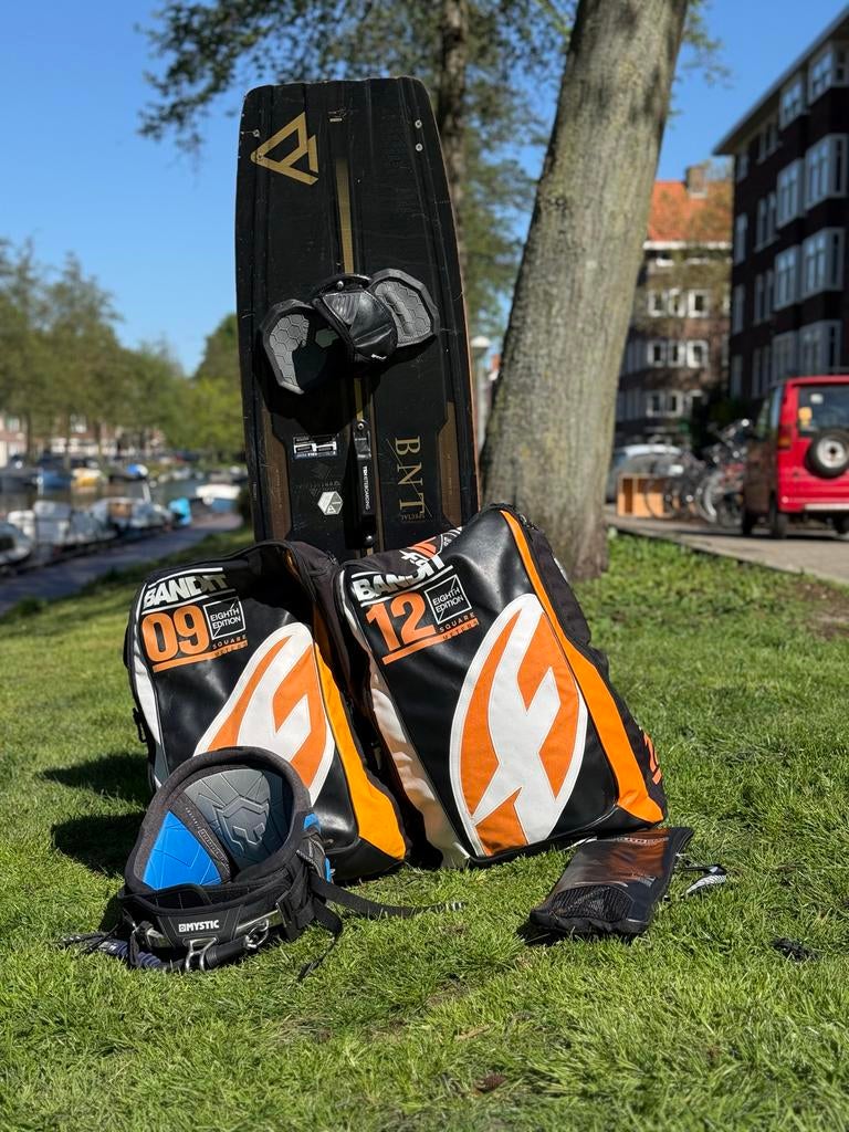 Complete Kitesurf Set: F-One Bandit 8 (9m & 12m), Board, Tra, Gebruikt, Kitesurf-set, Twintip, 9 m²