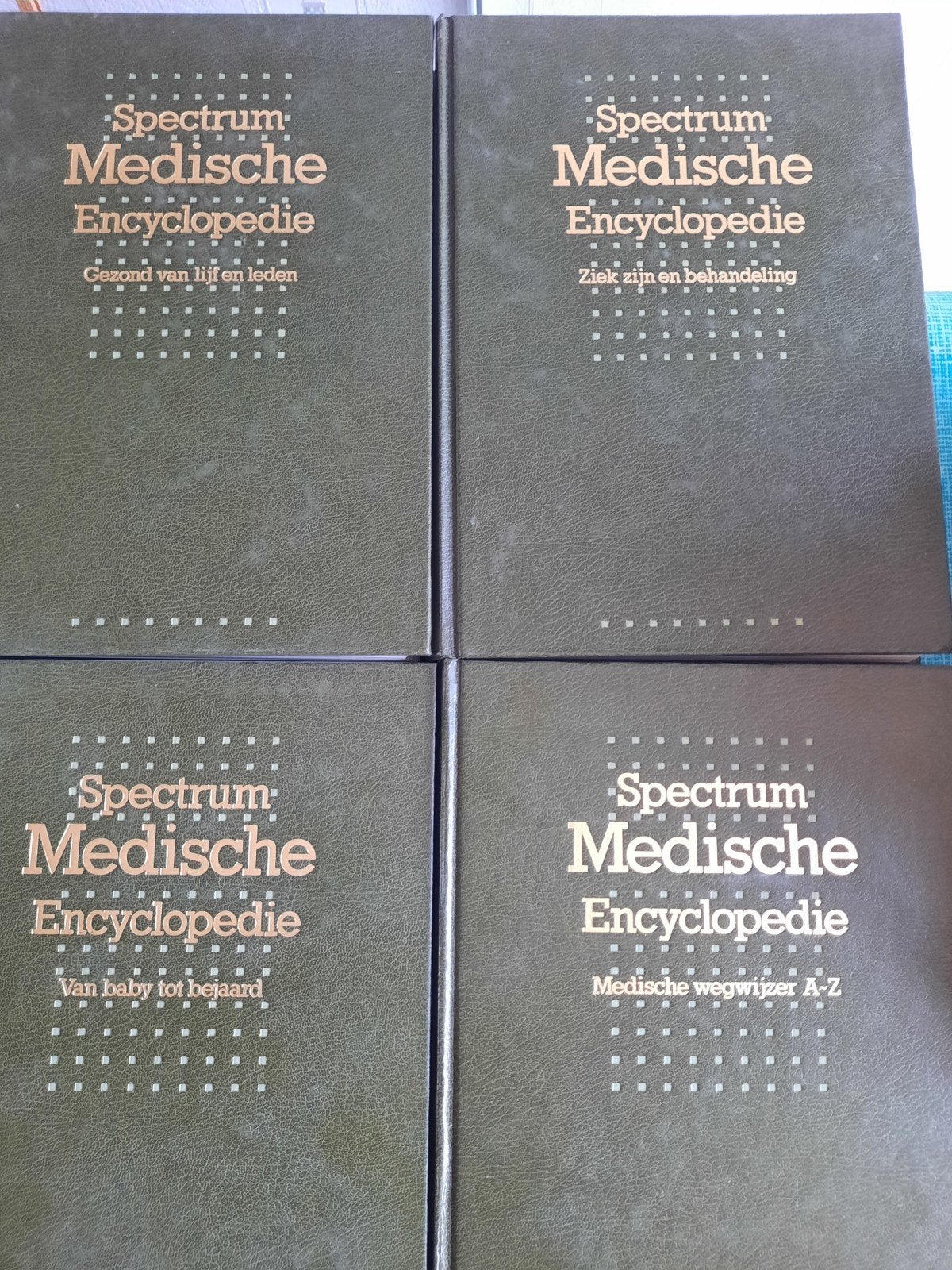 Spectrum Medische Encyclopedie - Complete Serie (4 delen), Boeken, Encyclopedieën, Medisch, Complete serie, Diverse auteurs, Ophalen of Verzenden