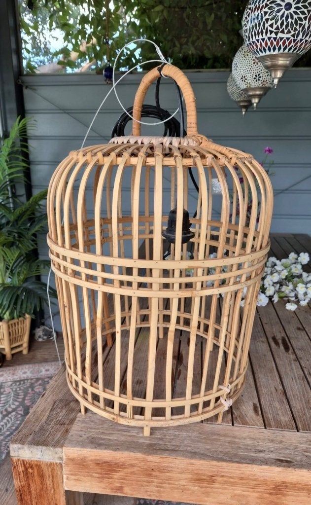 Leuke rotan lamp, Huis en Inrichting, Lampen | Hanglampen, Ophalen of Verzenden, Nieuw, Rotan, E27 (groot)