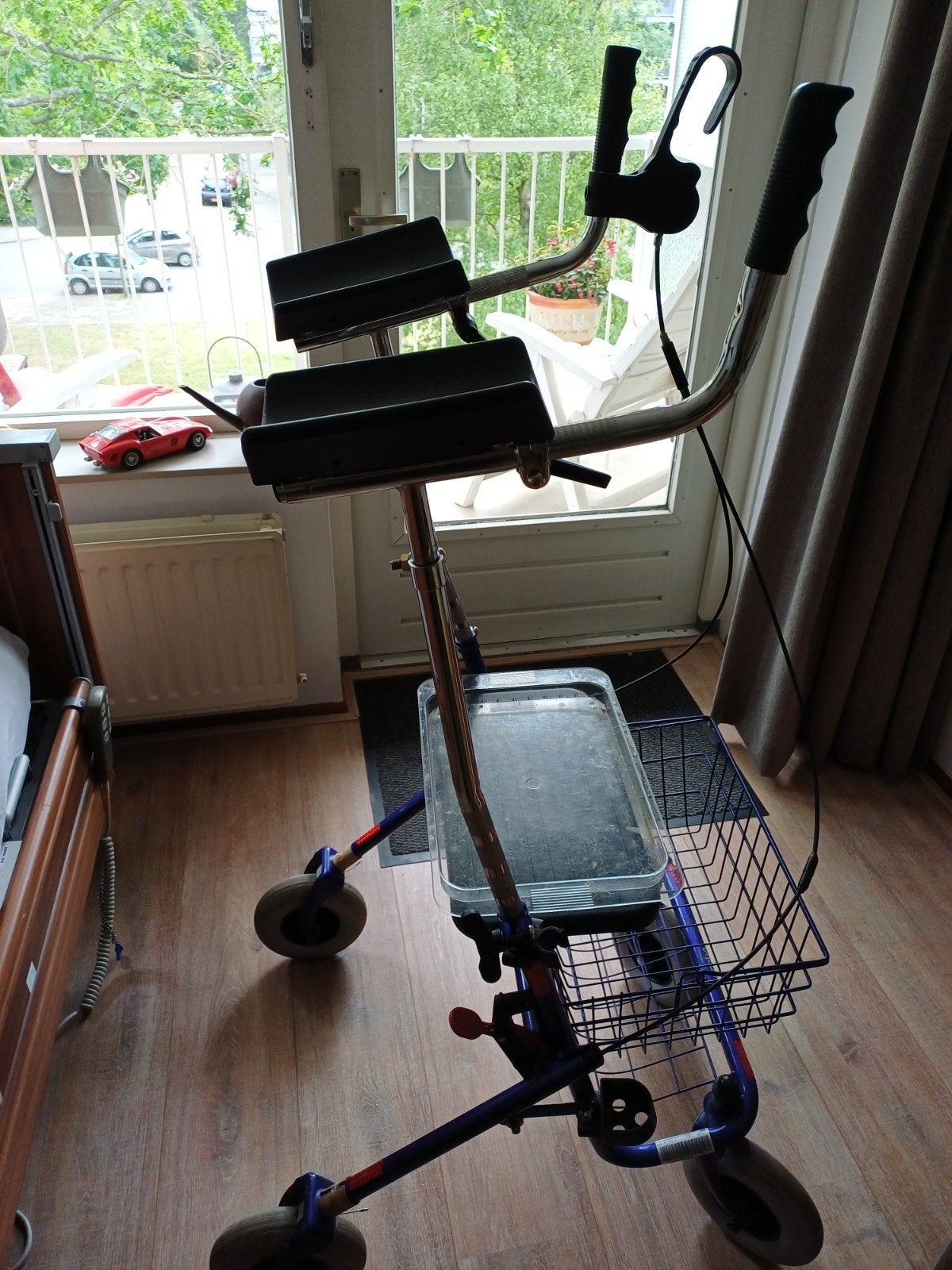 Rollator vetstrlbaar, Diversen, Ophalen