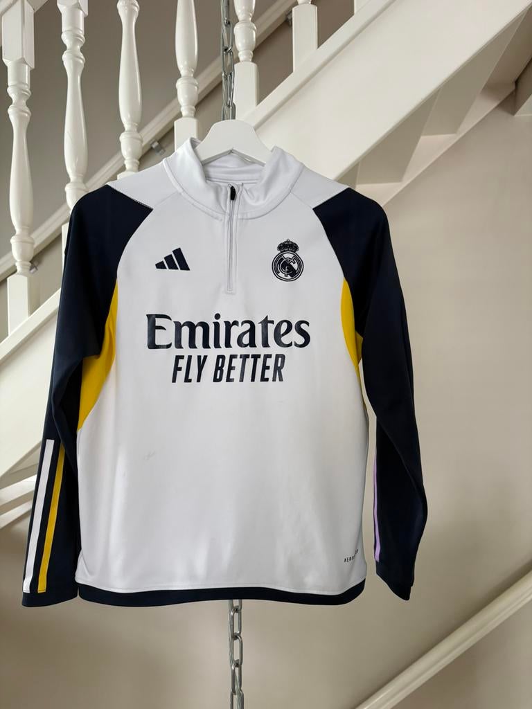 Set trainingspak Real Madrid Adidas maat 16 (=140-146), Ophalen of Verzenden, Zo goed als nieuw, Jongen of Meisje, Sport- of Zwemkleding