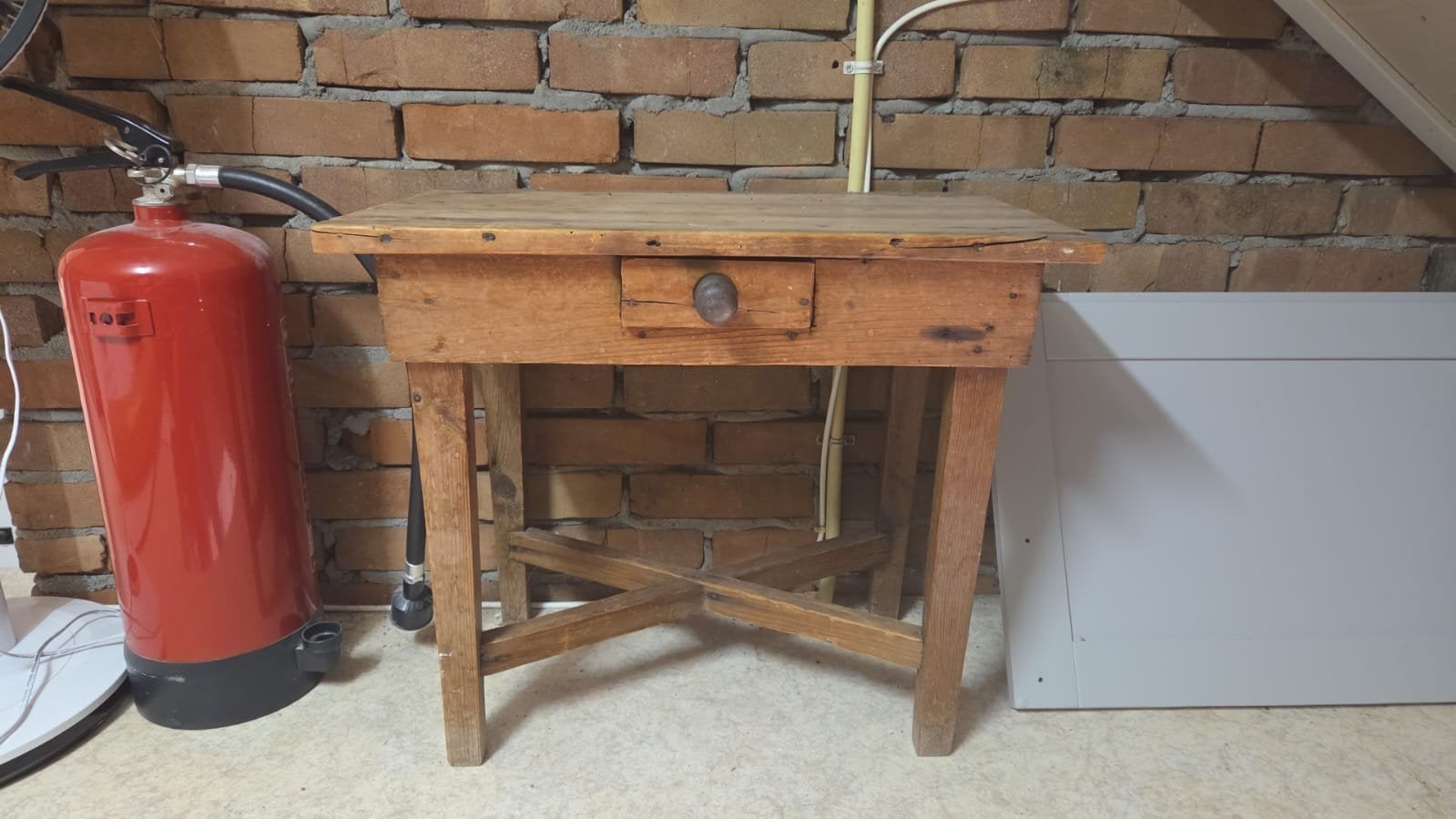 Vintage houten bijzettafel met lade, Ophalen
