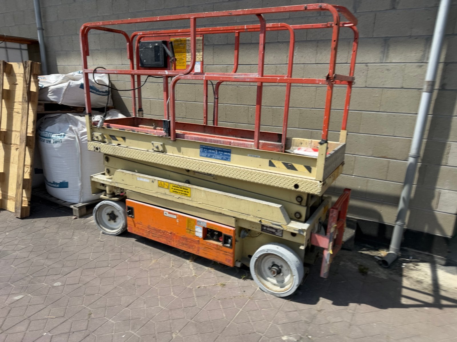 Schaarlift - Geen bovenbak bediening, Zakelijke goederen, Machines en Bouw | Liften, Steigers en Ladders, Ophalen, Jlg, Jlg, Jlg