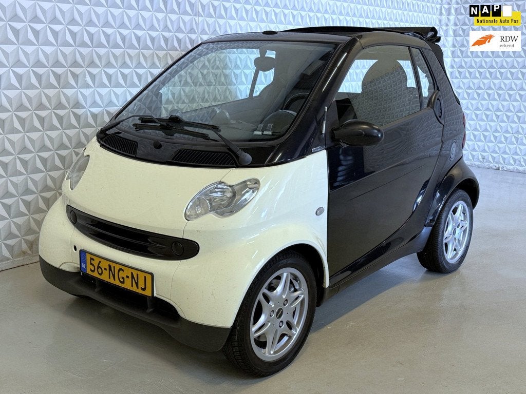 Smart Cabrio Cabrio & passion Leer Stoelverwarming Aircondit, Auto's, Smart, Achterwielaandrijving, Gebruikt, 61 pk, Zwart