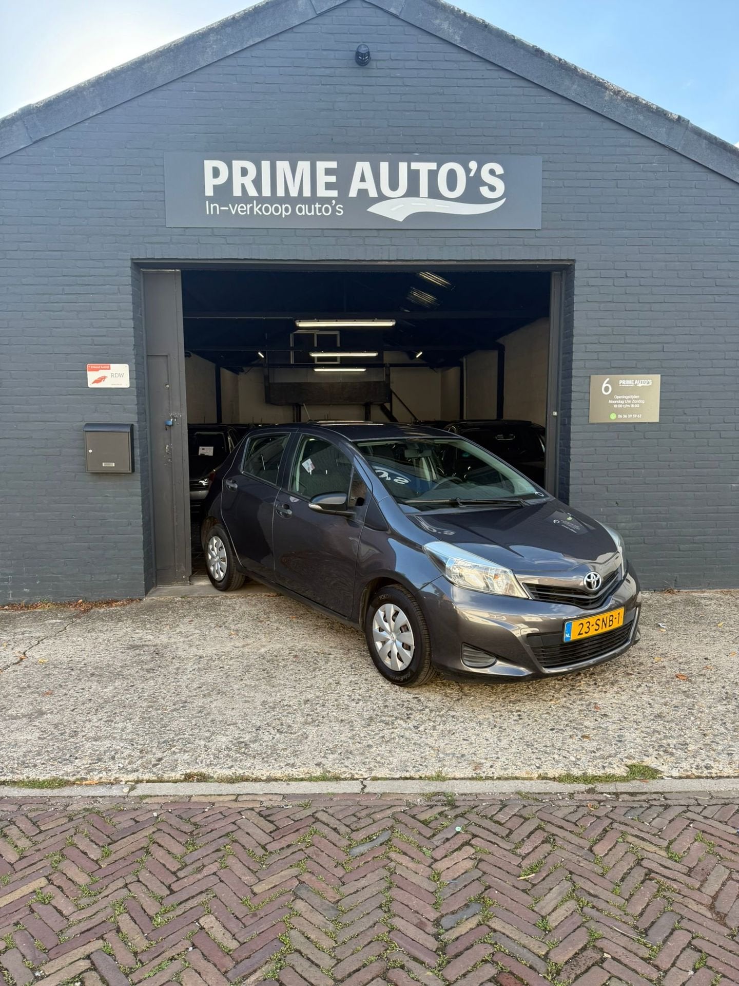 Foto 3 van Toyota Yaris 1.0 VVT-i Dealeronderh | Elektrische Ramen 2011