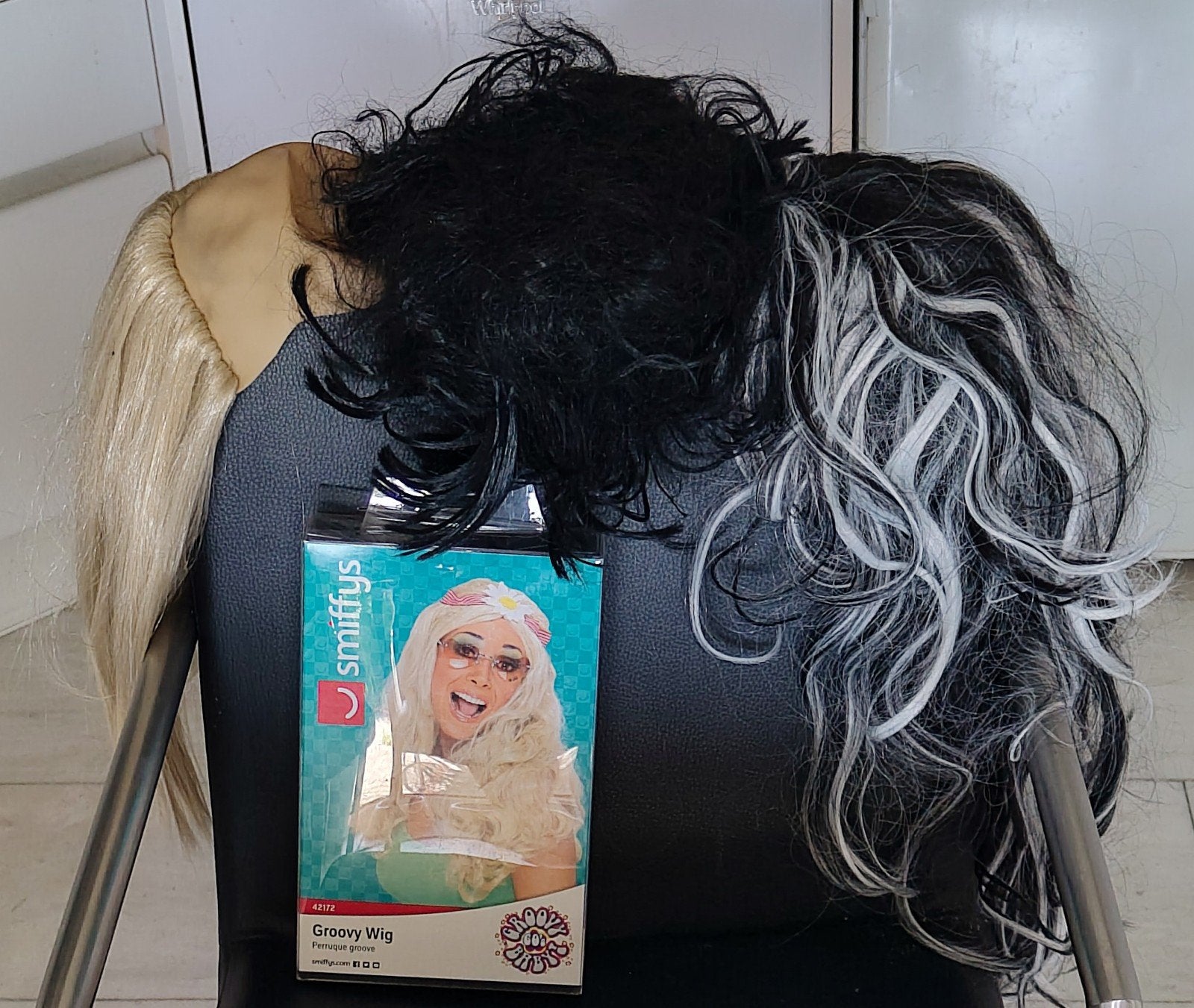 Diverse Pruiken: Blond, Zwart, Zwart/Wit - Feest & Carnaval, Ophalen of Verzenden, Gedragen, Carnaval, Accessoires