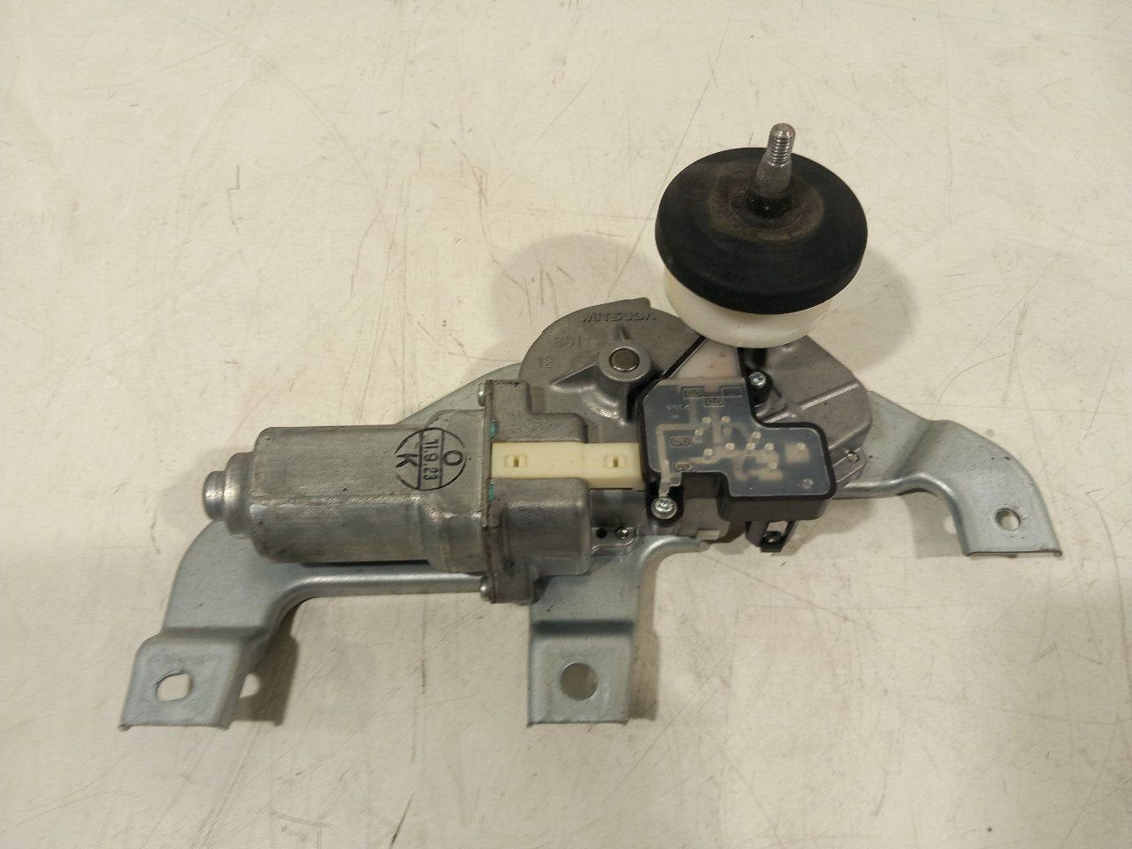 Ruitenwissermotor achter Suzuki Swift, Onderdelen@venauto.nl, Van der Ven Autorecycling B.V., Gebruikt, Ettenseweg 76, 4706 PB Roosendaal, The Netherlands