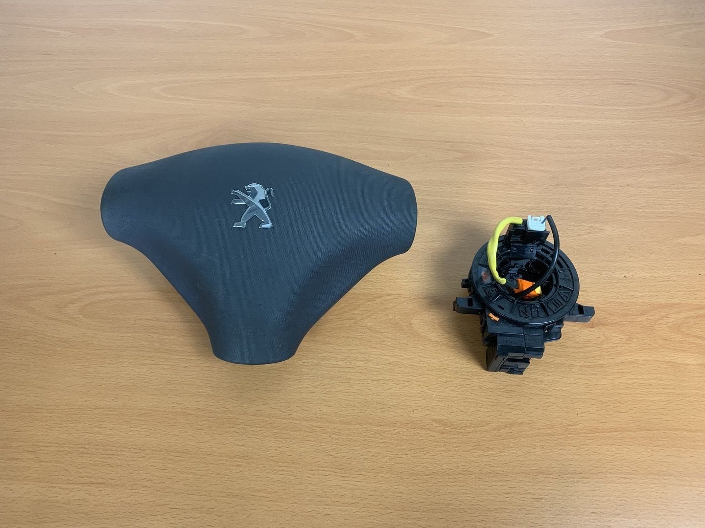 airbag stuur + airbagring peugeot 107 2012 tot 2014 facelift, Auto-onderdelen, Gebruikt, -, -, Ophalen of Verzenden