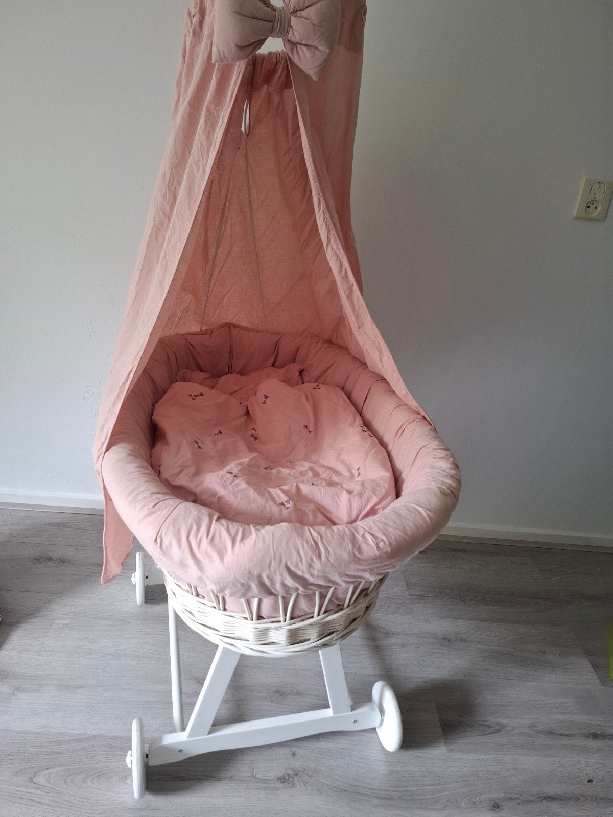 Schattig babywiegje van mamaloes, Ophalen, Zo goed als nieuw