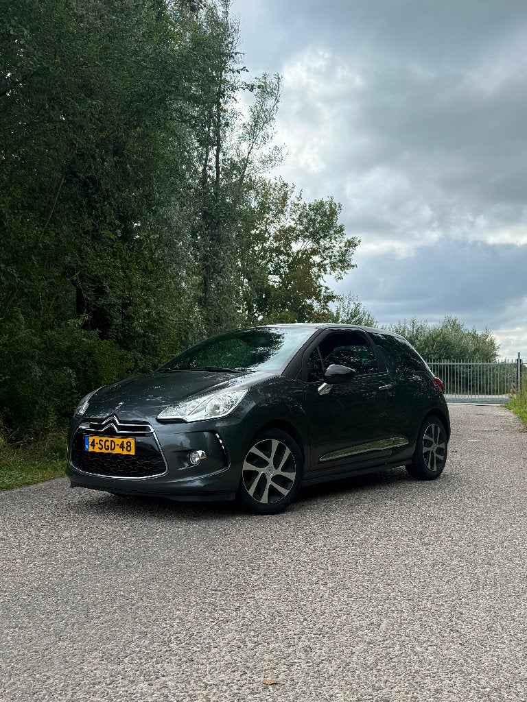 Citroën DS3 1.2 VTI 2013 Grijs, Auto's, Voorwielaandrijving, 40 €/maand, Zwart, 1199 cc