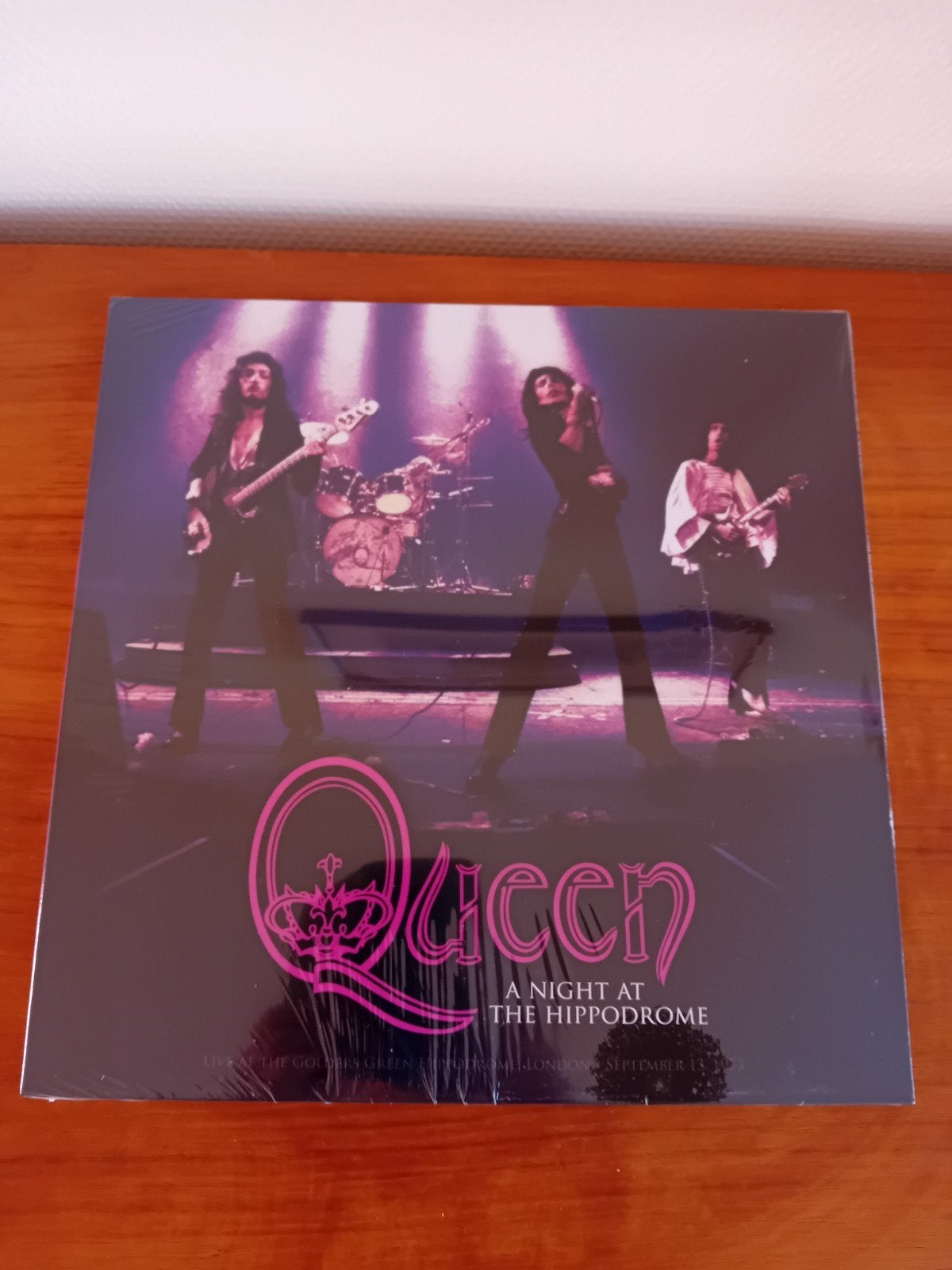 Queen - A Night at the Hippodrome (Live Album), Ophalen of Verzenden, Nieuw in verpakking, 12 inch, Poprock