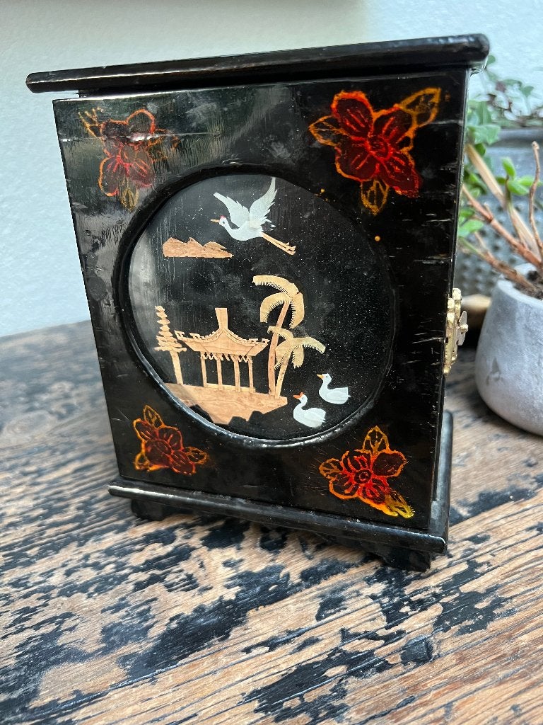 Prachtig chinese mini kastje voor sieraden met diorama zwart, Hout, Handgemaakt, 17 cm, Doos