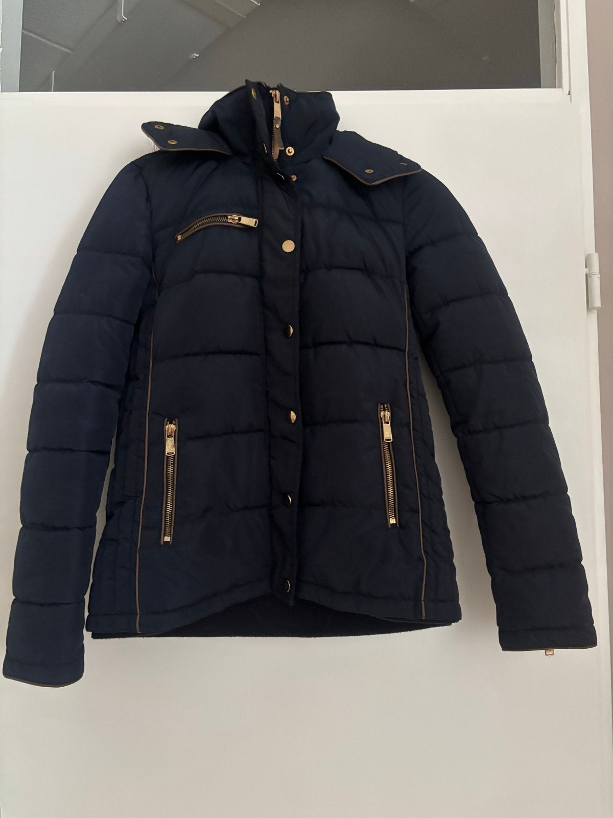 Stijlvolle Dames Winterjassen met Bontkraag, Kleding | Dames, Jassen | Winter, Ophalen of Verzenden, Gedragen, Maat 38/40 (M)