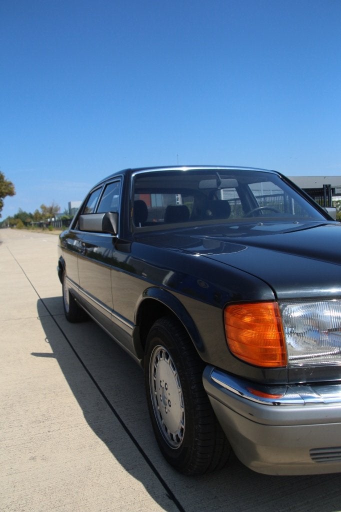 MERCEDES 260 SE OLDTIMER, Auto's, Automaat, Dealer onderhouden, Achterwielaandrijving, Zwart