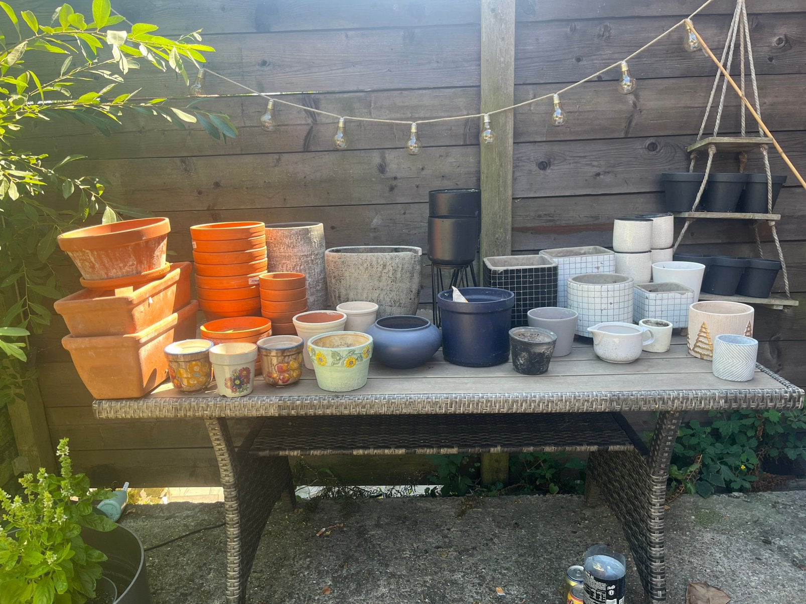 Terra cotta / bloem potten binnen en buiten, Tuin en Terras, Bloempotten, Ophalen, Rond, Binnen, Zo goed als nieuw