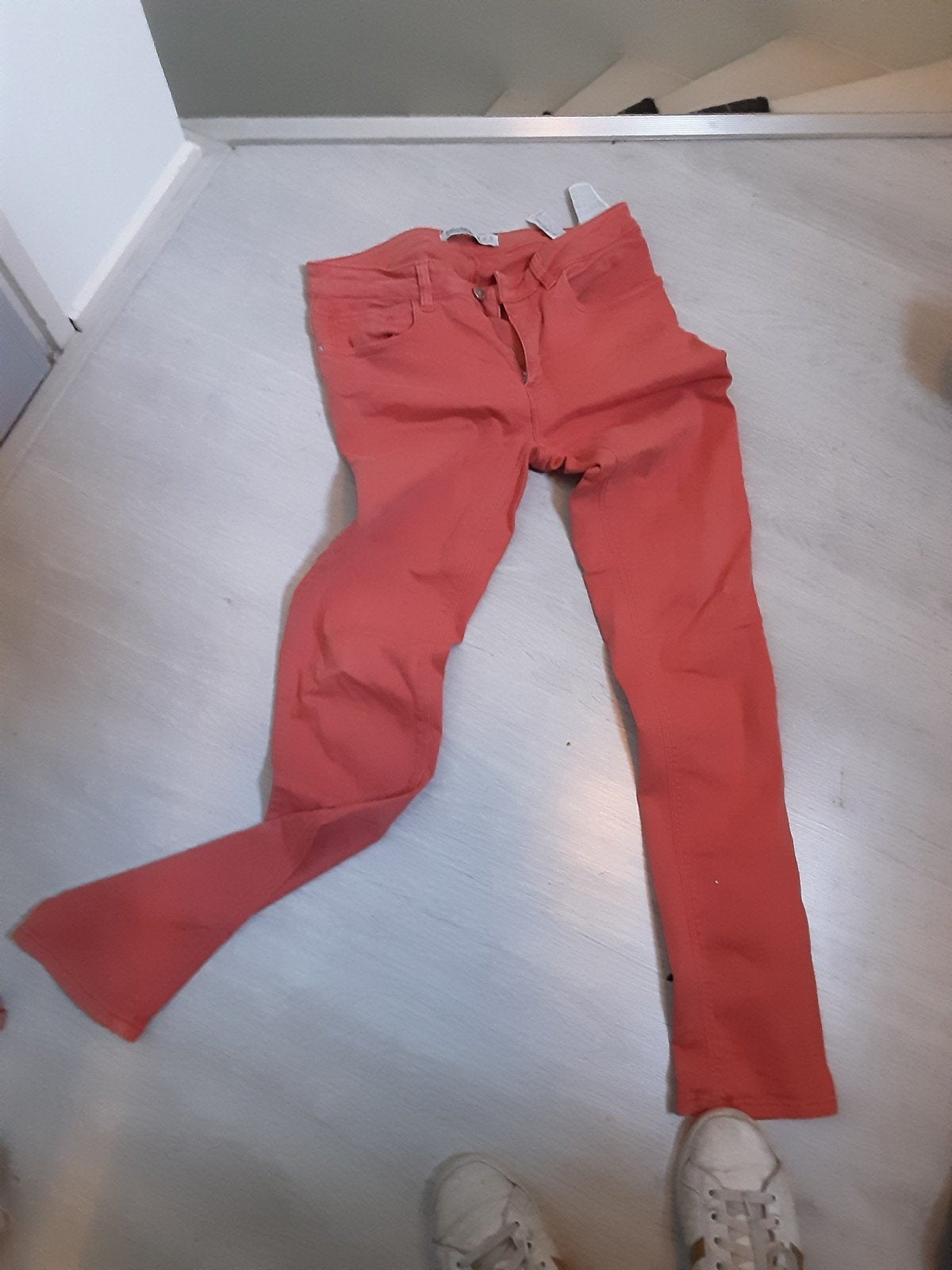 Rode lange broek, Kleding | Dames, Broeken en Pantalons, Maat 38/40 (M), Zara, Ophalen of Verzenden, Zo goed als nieuw