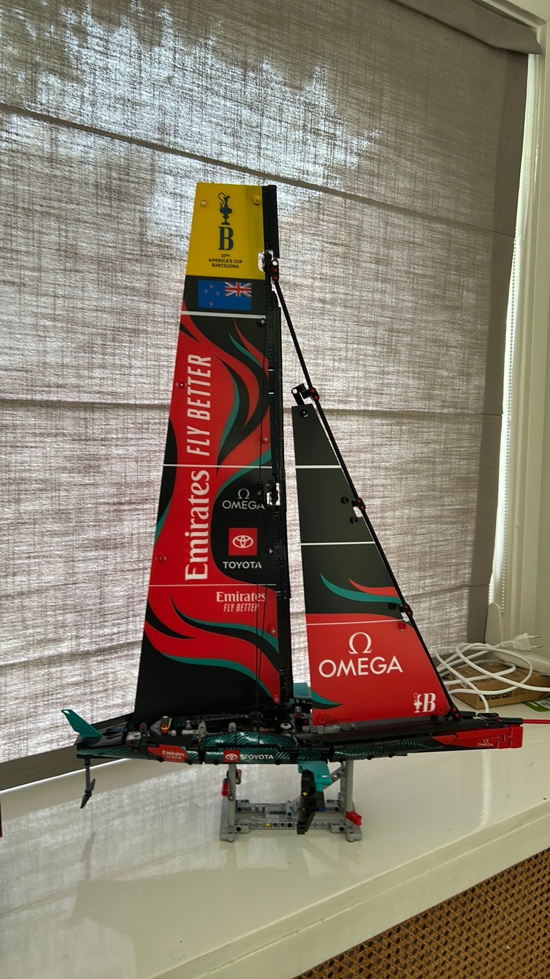 Lego Technic America's Cup Zeilboot (Emirates Team New Zeala, Ophalen of Verzenden, Zo goed als nieuw, Groter dan 1:32, Overige merken