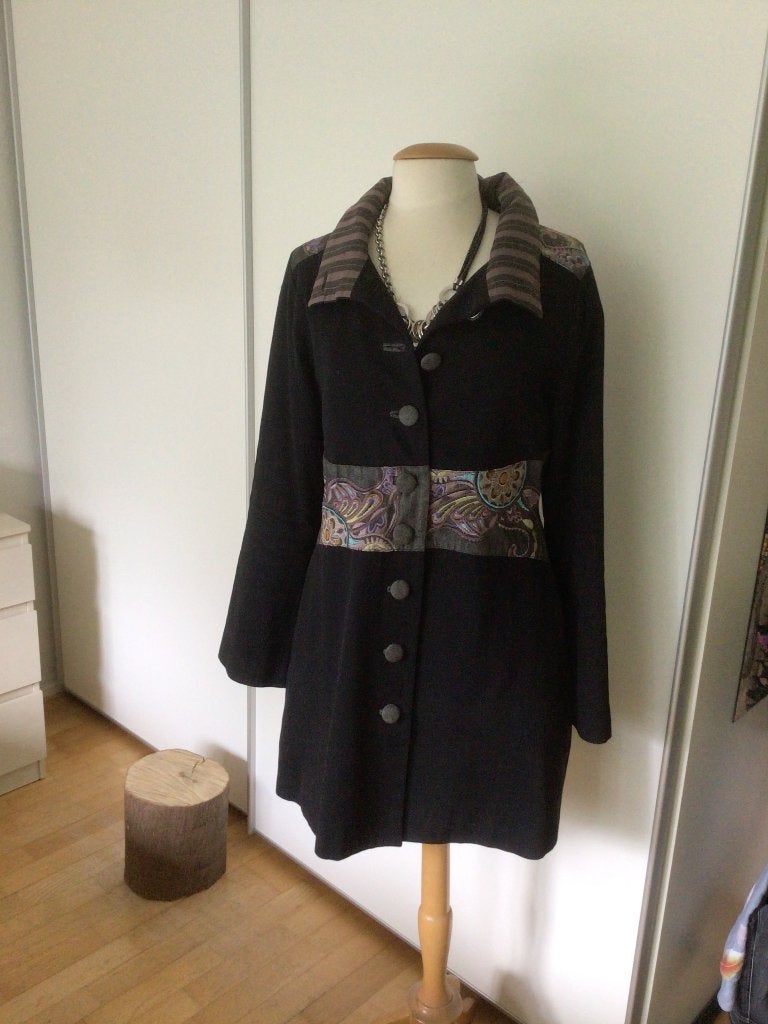 Tussenjasje mt.M geborduurd, Kleding | Dames, Verzenden, Zo goed als nieuw, Maat 38/40 (M), Zwart