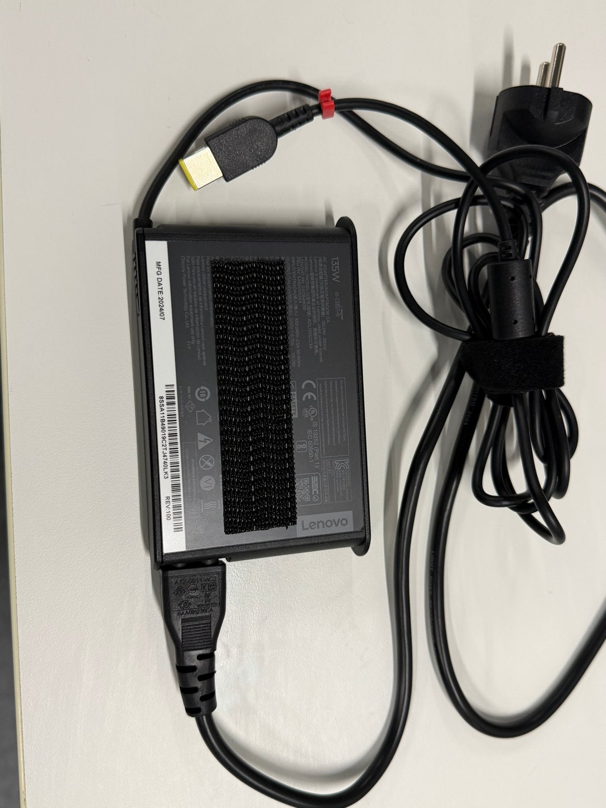 Lenovo 135W AC-adapter met de Lenovo Slim Tip-ste, Ophalen of Verzenden, Zo goed als nieuw