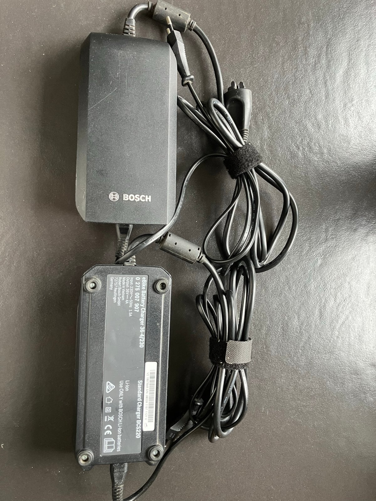 Bosch eBike acculaders 2 stuks - Standard Charger BCS220, Ophalen, Gebruikt