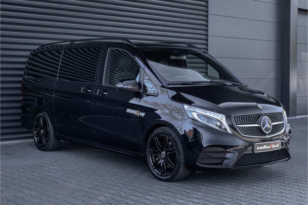 Mercedes-Benz V-Klasse 300d Lang DC AMG-Line Burmester - ACC, Achterwielaandrijving, Gebruikt, 4 cilinders, Zwart
