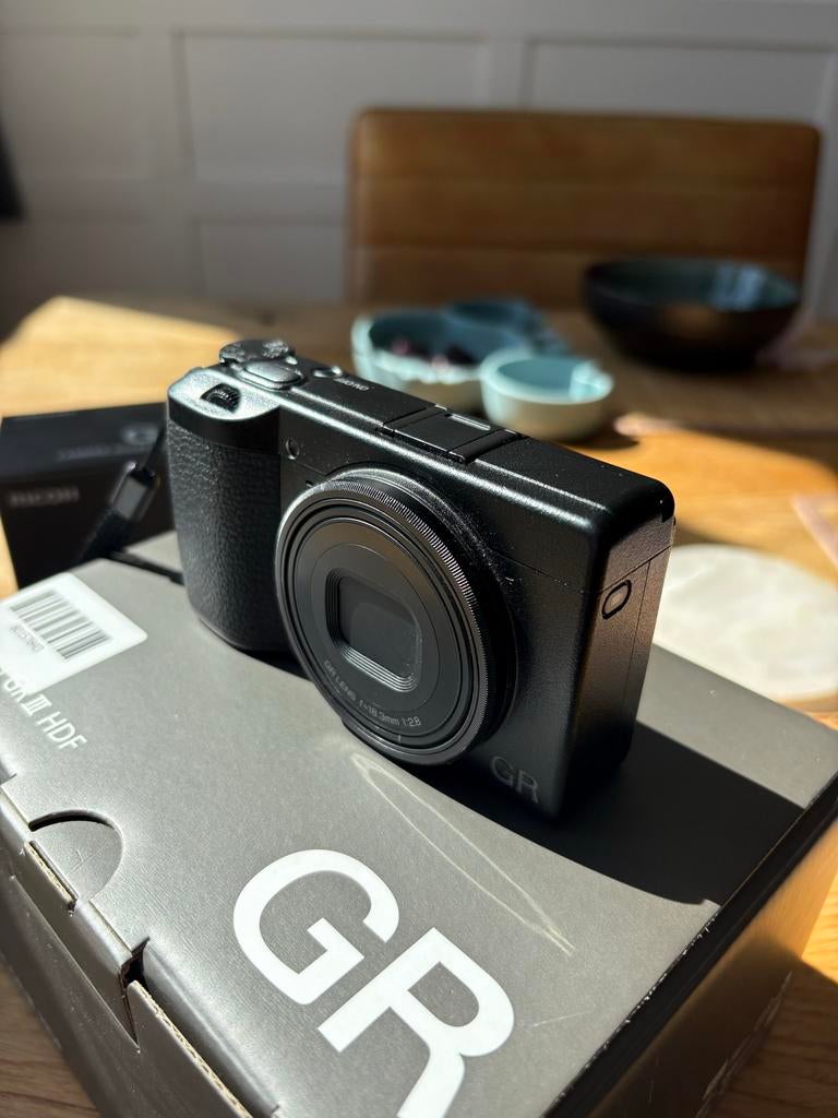 Ricoh GR III HDF met garantie, <9000 clicks + GA1 & GW4, Compact, Ophalen of Verzenden, Zo goed als nieuw, Overige Merken