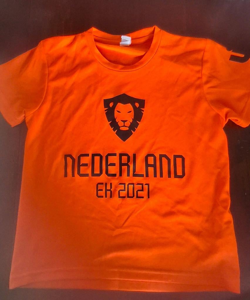 Oranje t-shirt koningsdag /voetbal /WK, Ophalen, Zo goed als nieuw, Jongen of Meisje